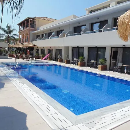 Lägenhetshotell Paradise Bar 4*