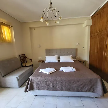 Paradise Bar Lägenhetshotell Plános