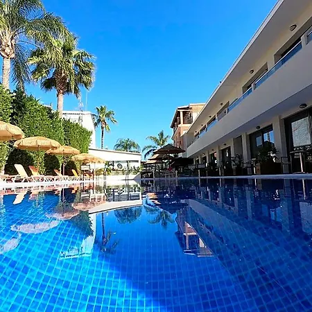 Paradise Bar Lejlighedshotel
