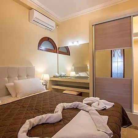 Paradise Bar Aparthotel 4*