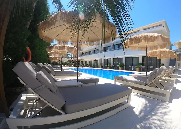 Paradise Bar Aparthotel