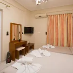 Paradise Bar 公寓式酒店 4*