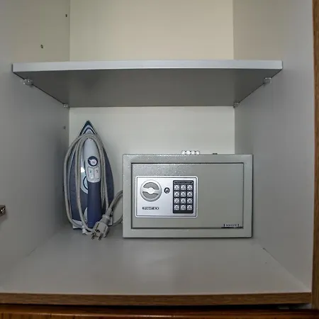 Paradise Bar Plános